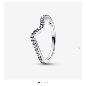 Pandora Sparkling Wave Ring